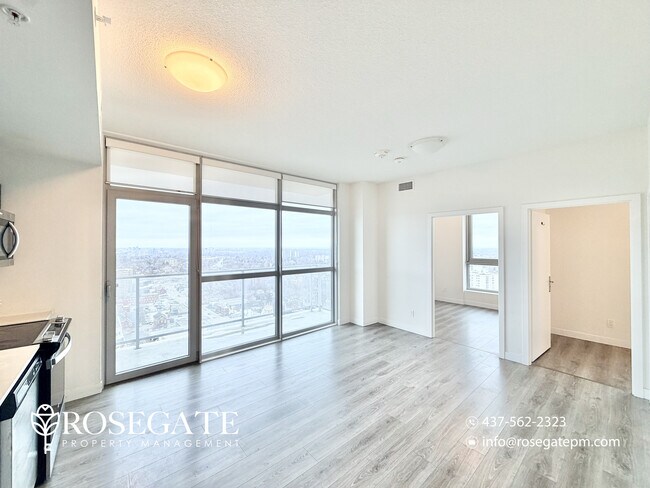 Photo du bâtiment - All-Inclusive 2-Bedroom Corner Condo with Balcony & Parking – Kitchener
