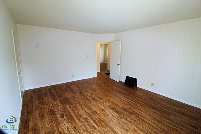 Foto del edificio - 148 N Murphy Ave