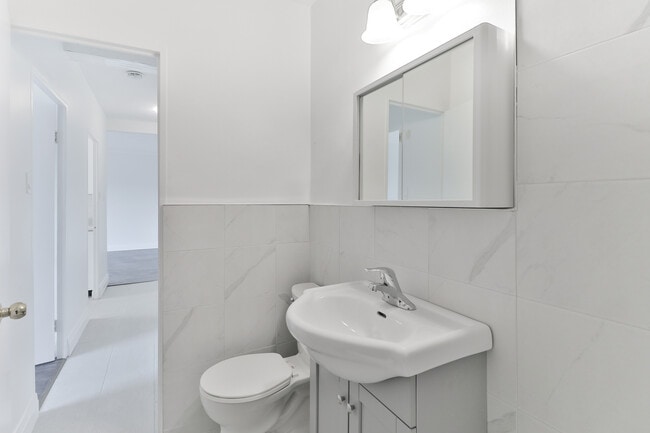 Bathroom - Davick Court