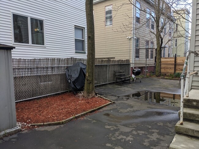 Building Photo - 18 Portsmouth St