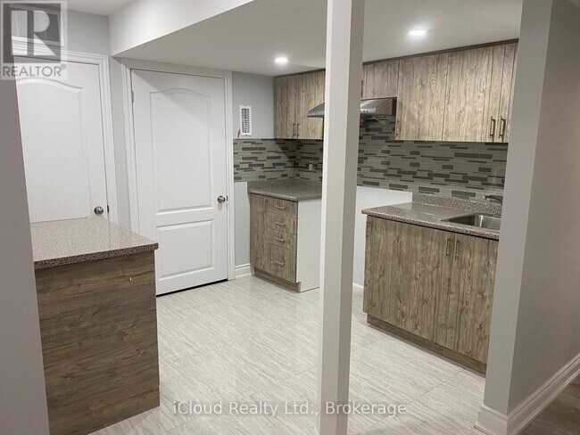 Building Photo - 16 Provost Trail