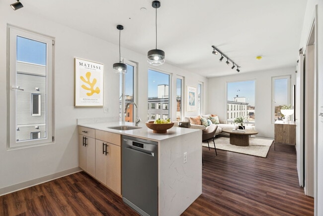 Building Photo - The Felix