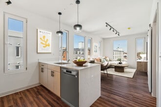 Building Photo - The Felix