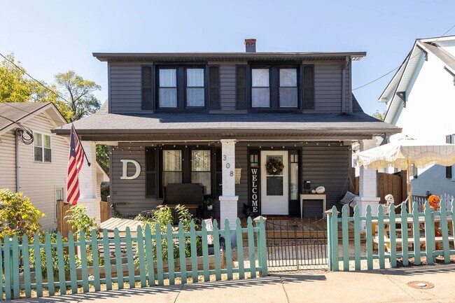 Foto del edificio - 308 W Main St