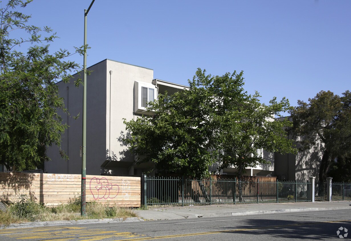 Building Photo - 2933 Martin Luther King Jr Way