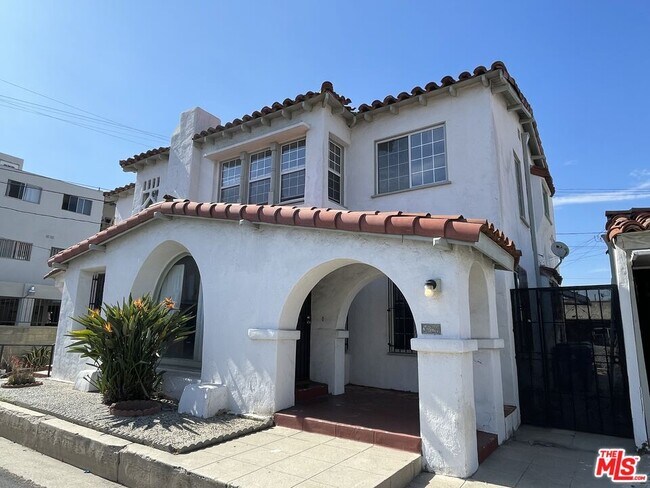 Building Photo - 3211 W 16th Pl