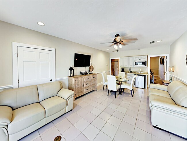 Building Photo - 4299 A1A S