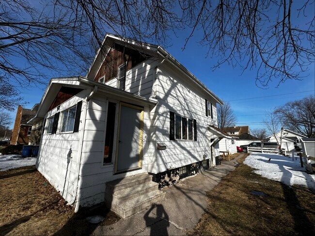 Building Photo - 517 N 2nd Ave