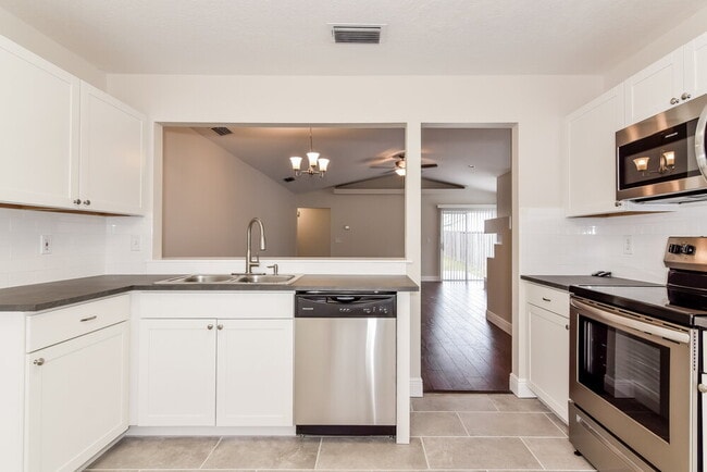 Building Photo - 538 Beth Ann St