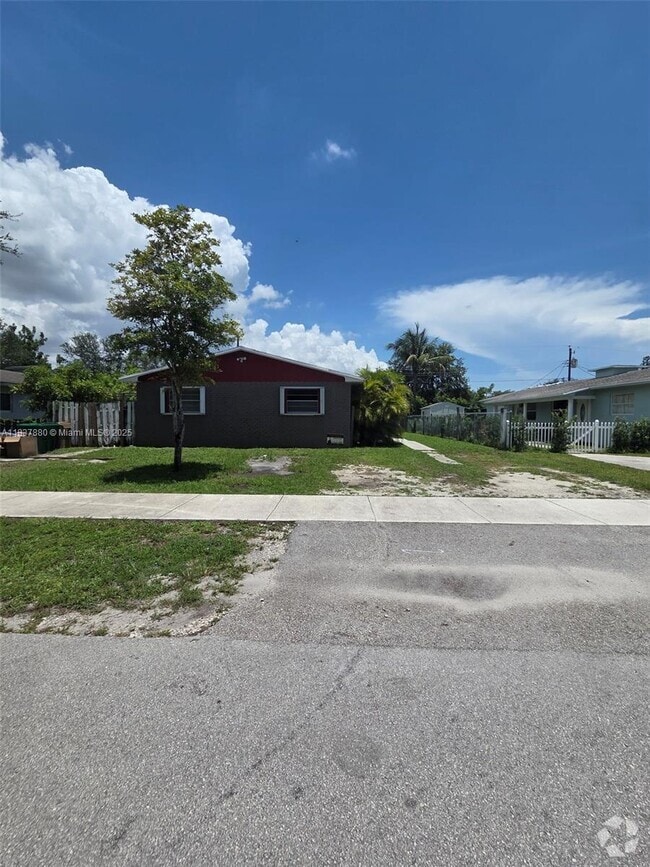 Building Photo - 6185 SW 43rd St