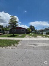 Building Photo - 6185 SW 43rd St