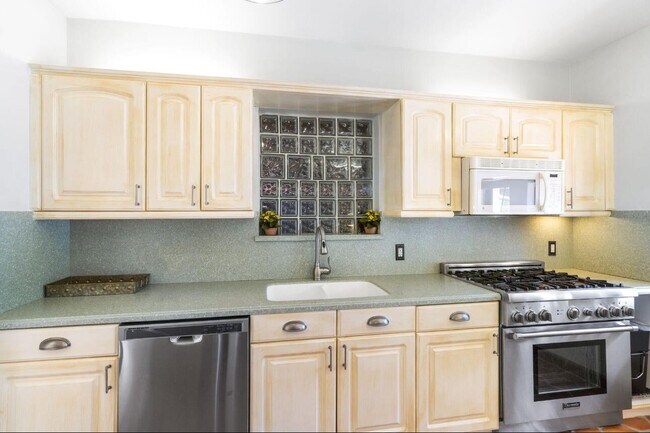 Foto del edificio - 400 33rd St