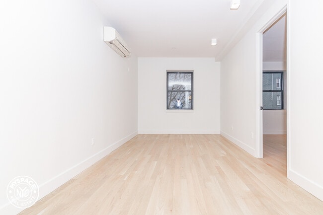 Building Photo - 283 Powers St