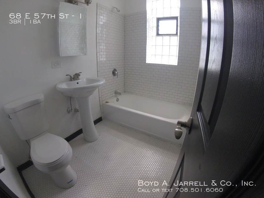 Primary Photo - 68 E 57th St