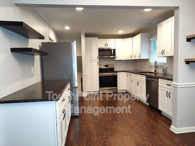 Foto del edificio - 5812 Donegal Dr
