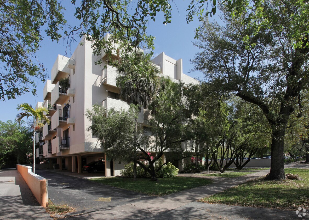 Building Photo - Quinary Club