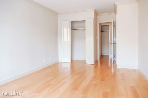 Building Photo - 11 W 66th St