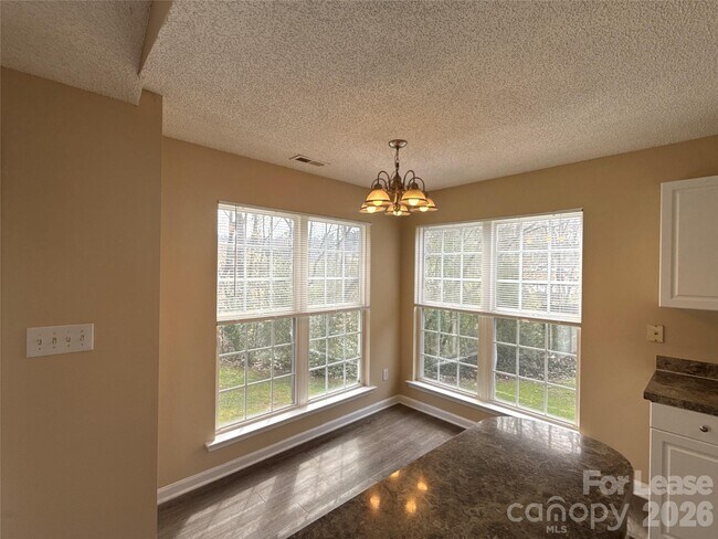 Foto del edificio - 507 Shafter Ct