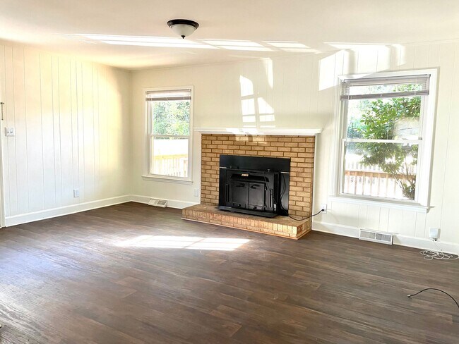 Building Photo - 6524 Idlebrook Dr