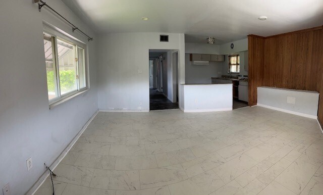Building Photo - 639 3rd St