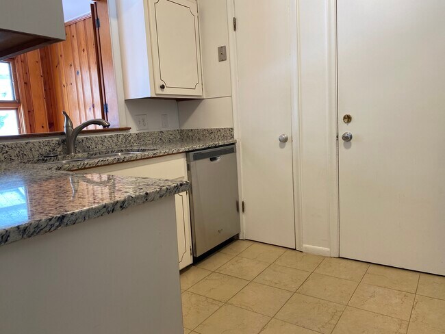 Cocina - 4011 Hillandale Rd