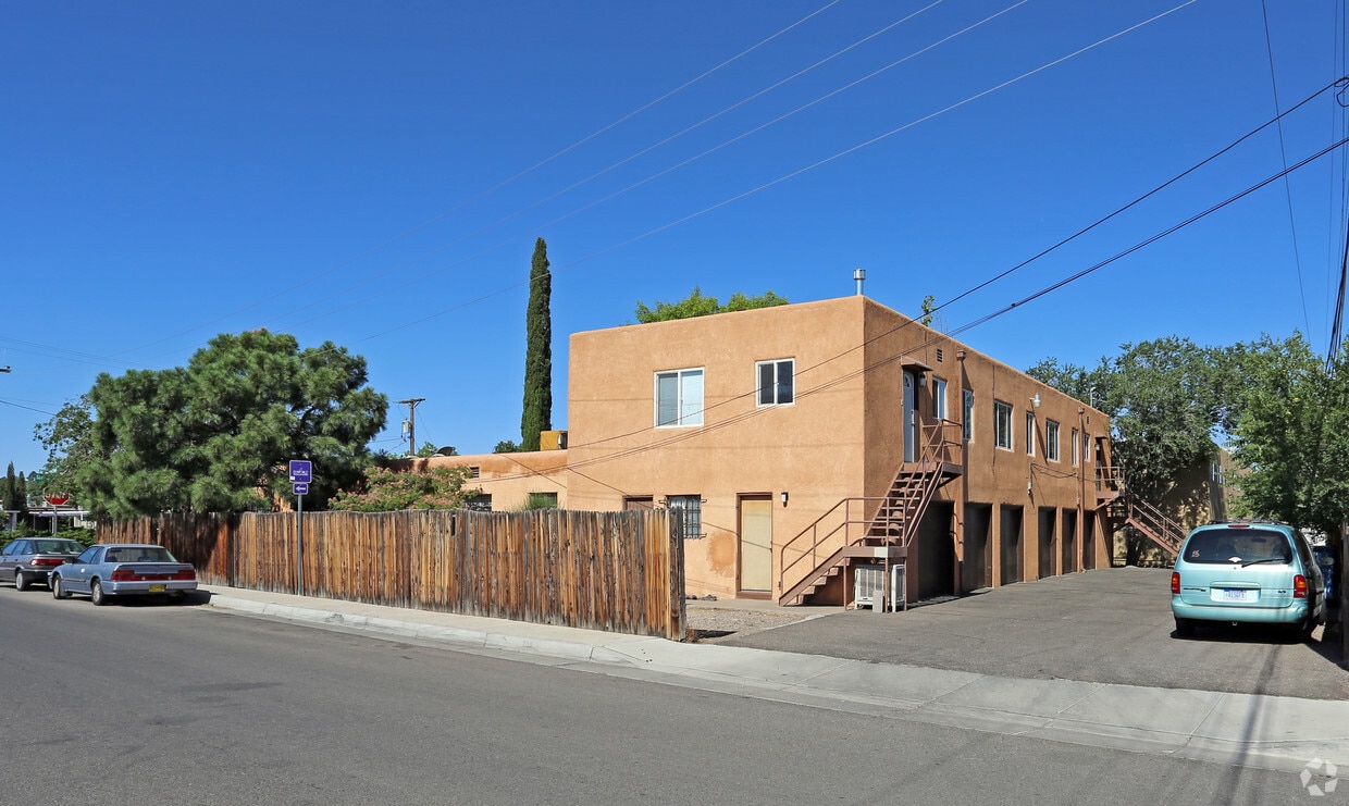 Building Photo - 4221 Mesa Grande Pl SE