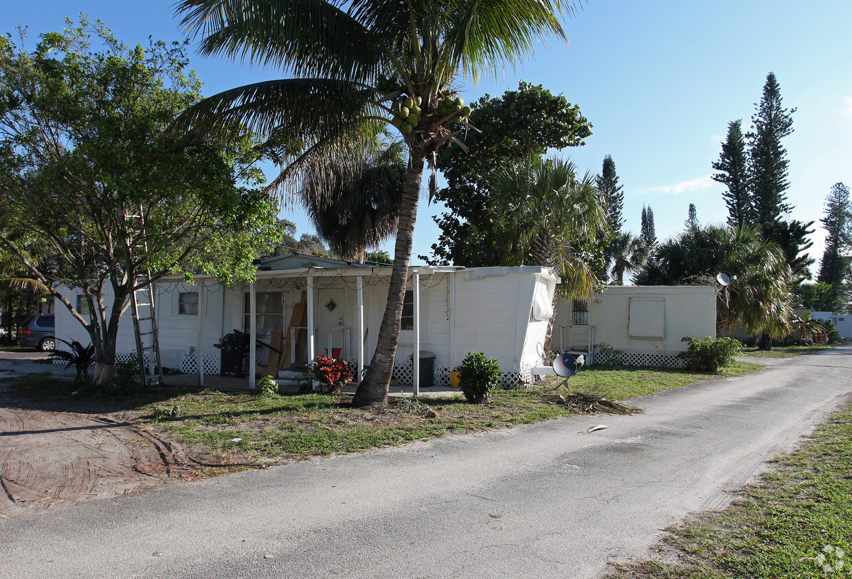 Primary Photo - 1750 N Congress Ave
