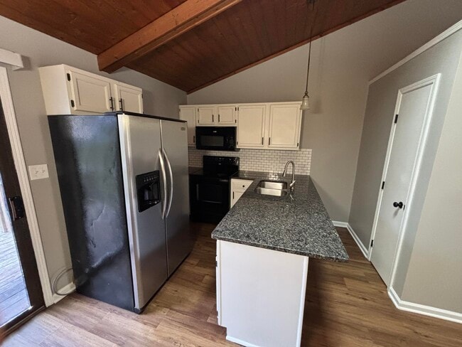 Foto del edificio - 575 El Paseo Pl