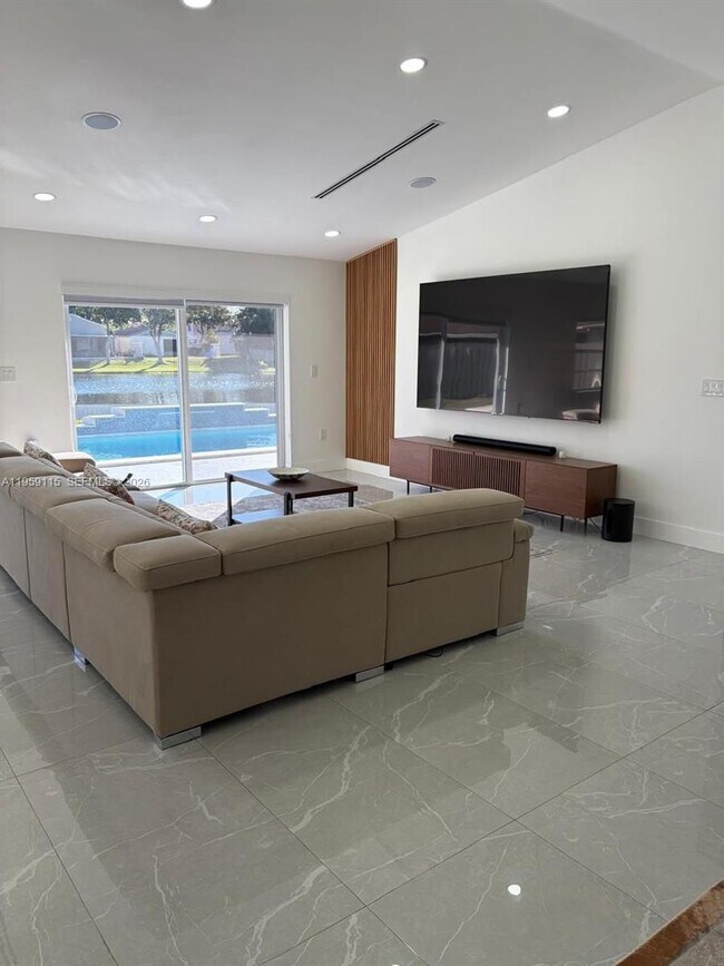 Foto del edificio - 920 Monticello Ave