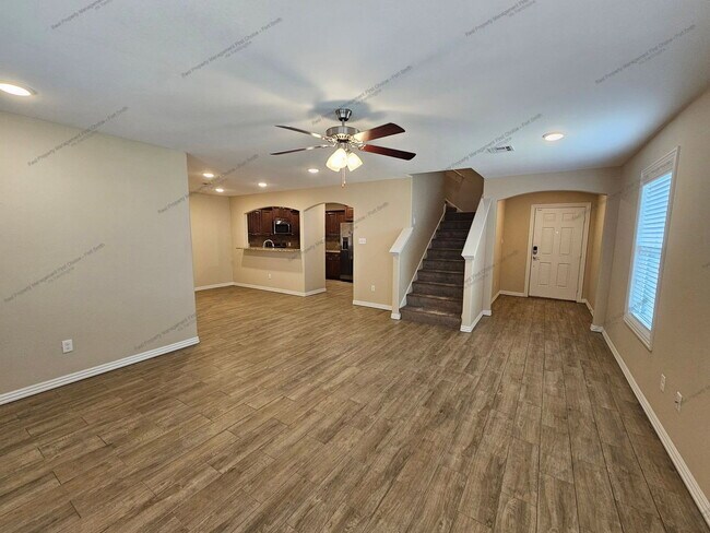 Foto del edificio - 6615 Leightyn Ln