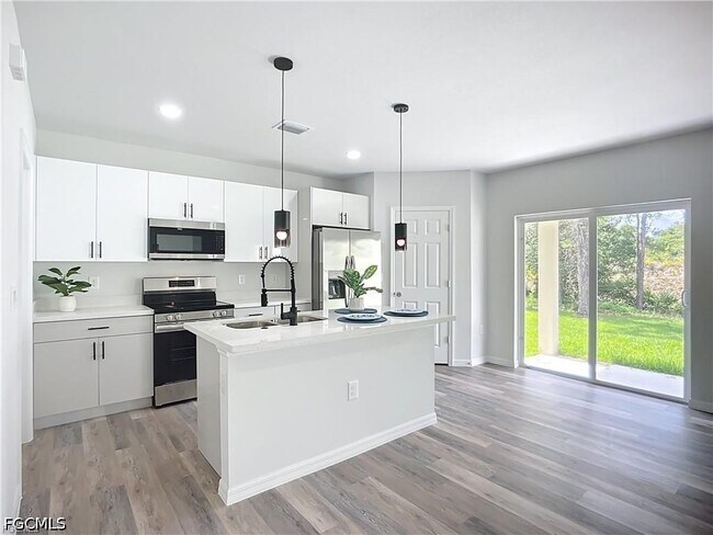 Foto del edificio - 912 Anthony St E