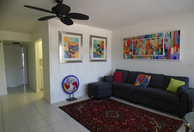 Building Photo - 138 Westbury G