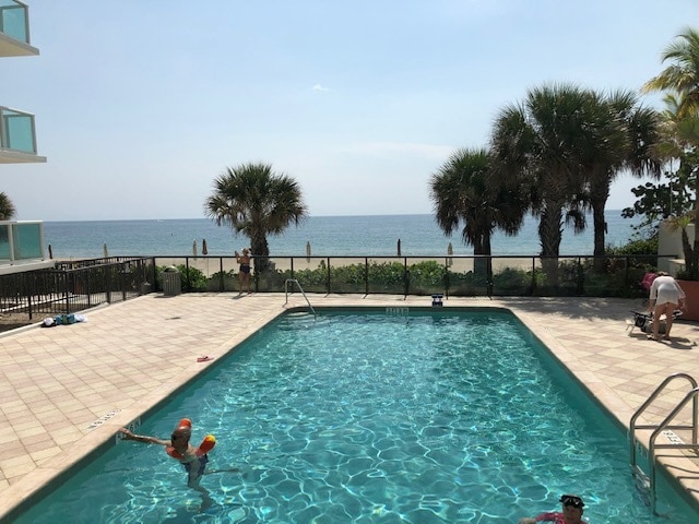 Beachside pool - usually has lounge chairs - 3550 Galt Ocean Dr