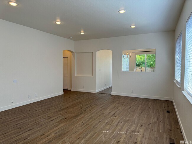 Building Photo - 10050 Zephyr Heights Dr