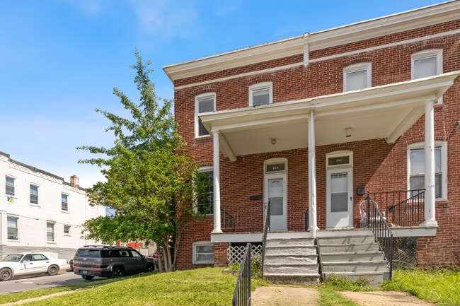 Building Photo - 700 E 36th St
