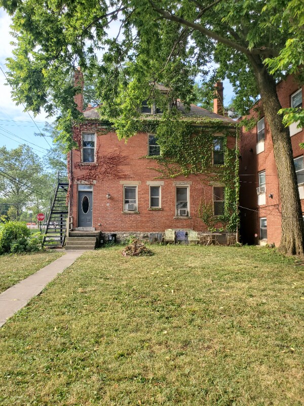 Primary Photo - 462 King Ave
