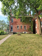 Building Photo - 462 King Ave