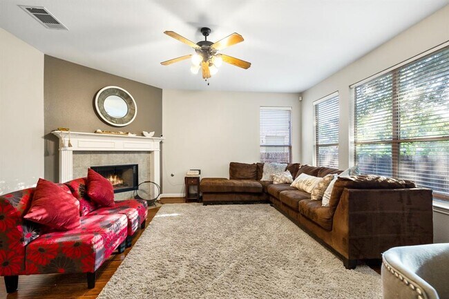 Building Photo - 1025 Horne Dr