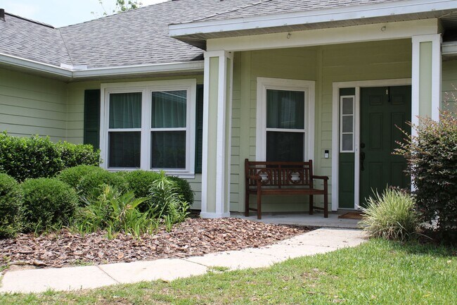 Foto del edificio - Spacious 3/2 in Eagle Point