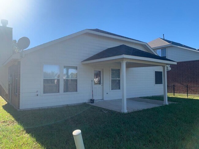 Foto del edificio - 3230 Forest Willow Ln