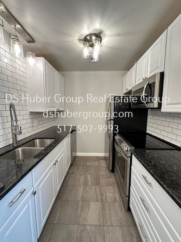 Primary Photo - 5400 Maple Ridge Rd