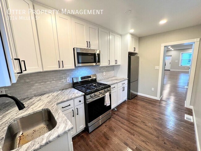 Building Photo - 2BR/1.5BA Spacious Townhome on Great Block...