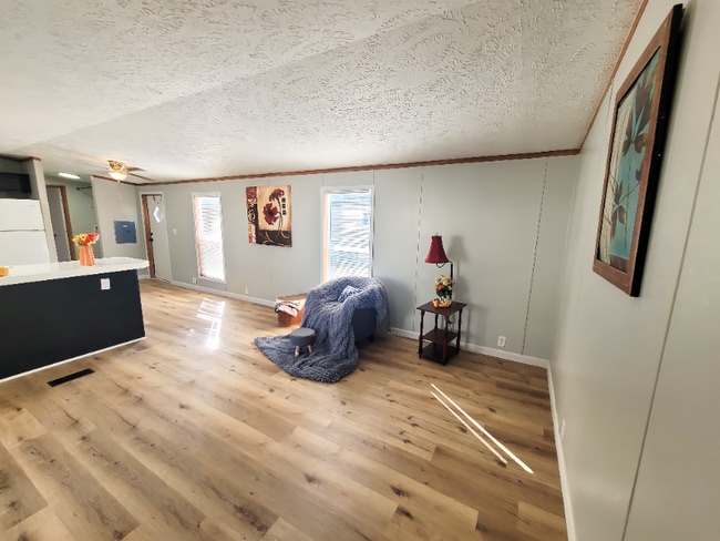 Building Photo - 44 Deerwood Park