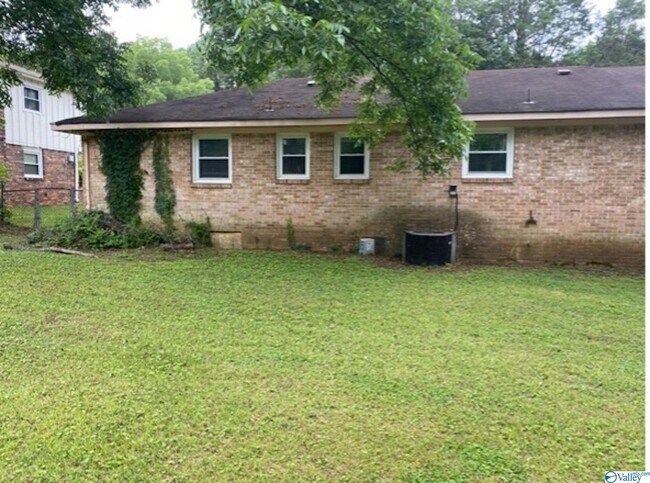 Building Photo - 3424 Darlene Cir NW