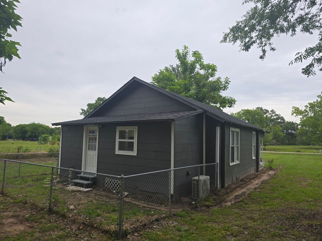 Primary Photo - 21635 FM 1253
