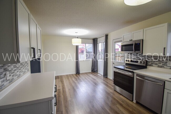 Foto del edificio - 3 Bedroom 1.5 Bath Home Near Easter Lake