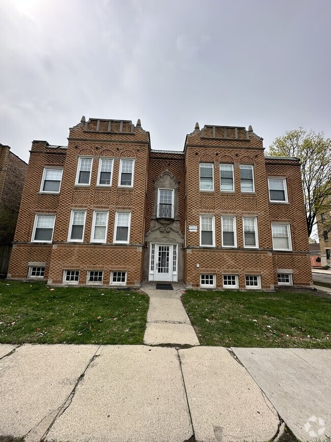 Building Photo - 2958 N Mango Ave