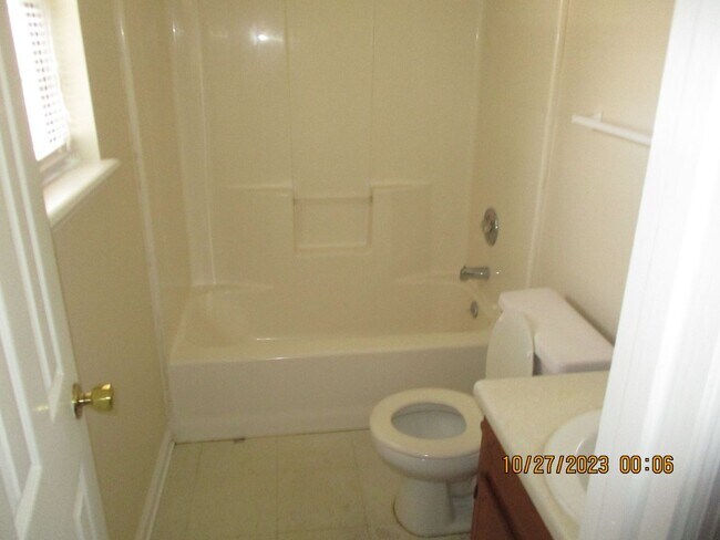 Building Photo - 3212 Fernridge Dr