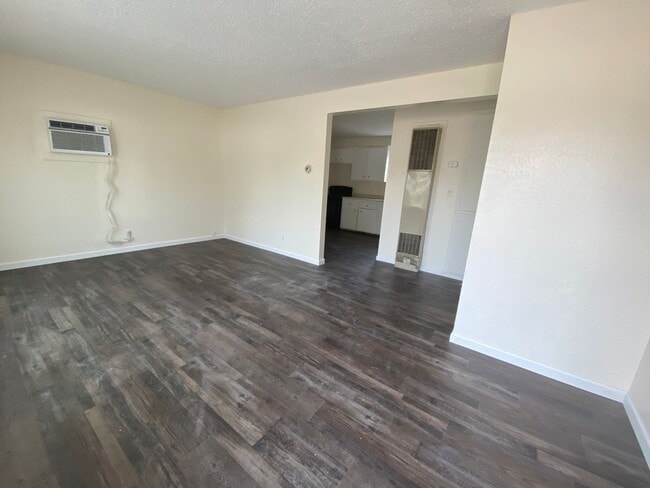 Foto del edificio - 547-R547 Mary St