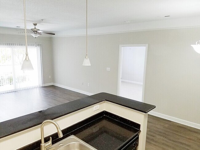 Building Photo - Legacy- 2 Bedroom, 2 Bathroom- 1075 sqft